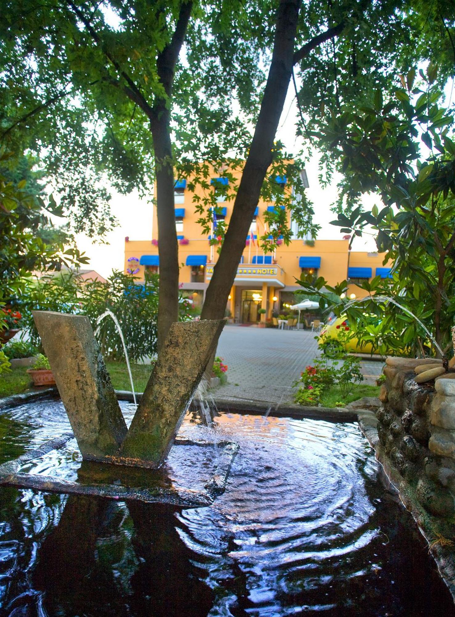 Valdenza Hotel Campegine ภายนอก รูปภาพ