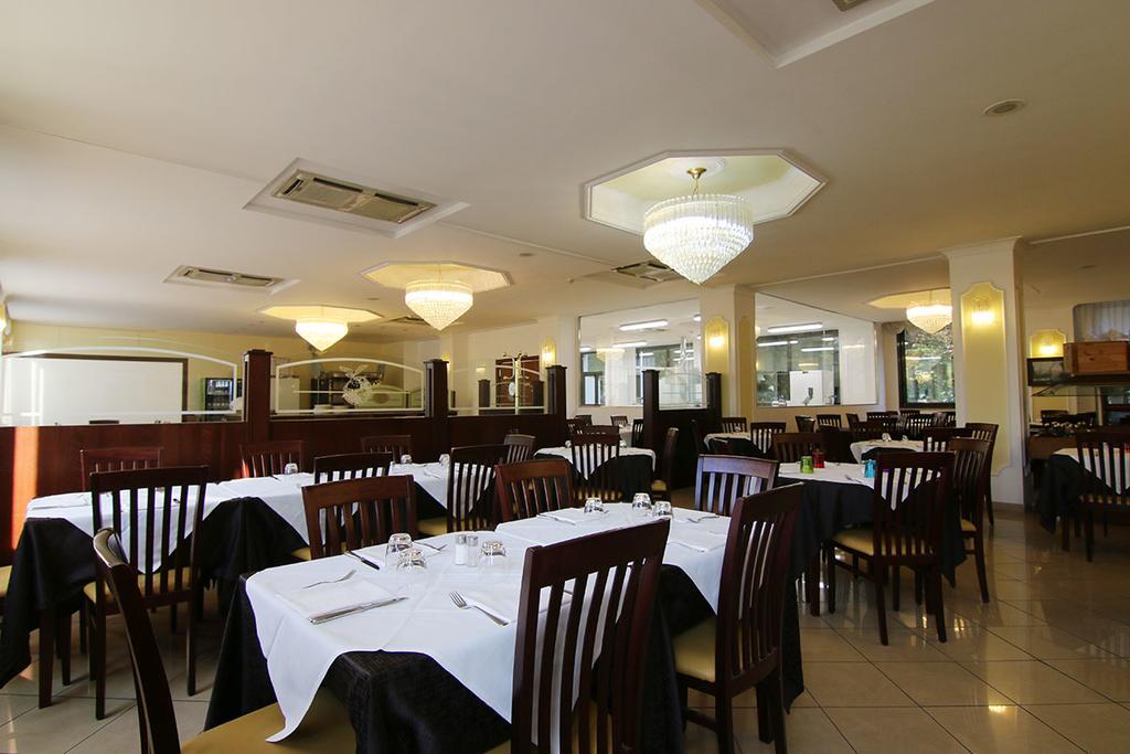 Valdenza Hotel Campegine ภายนอก รูปภาพ