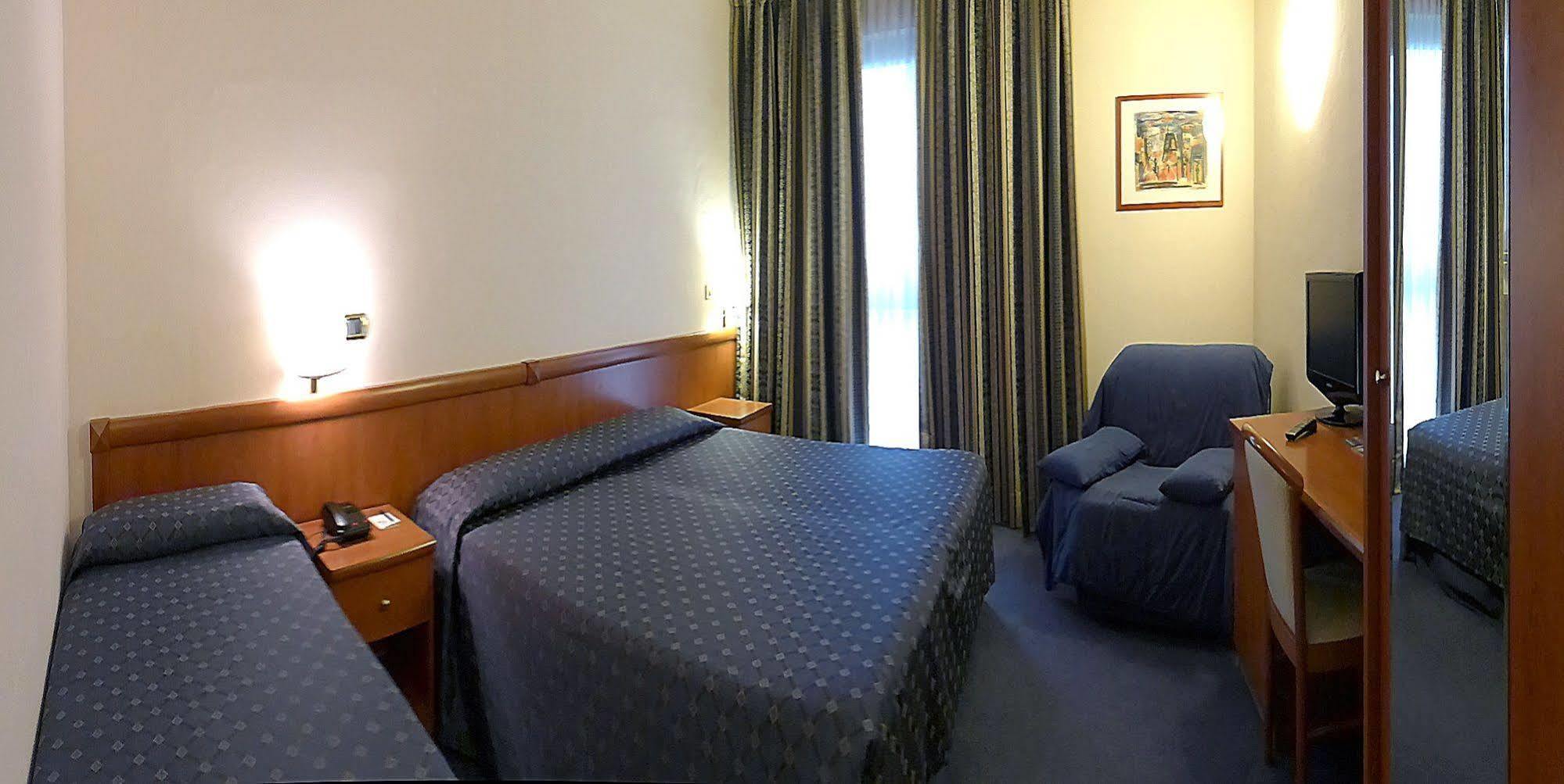 Valdenza Hotel Campegine ภายนอก รูปภาพ