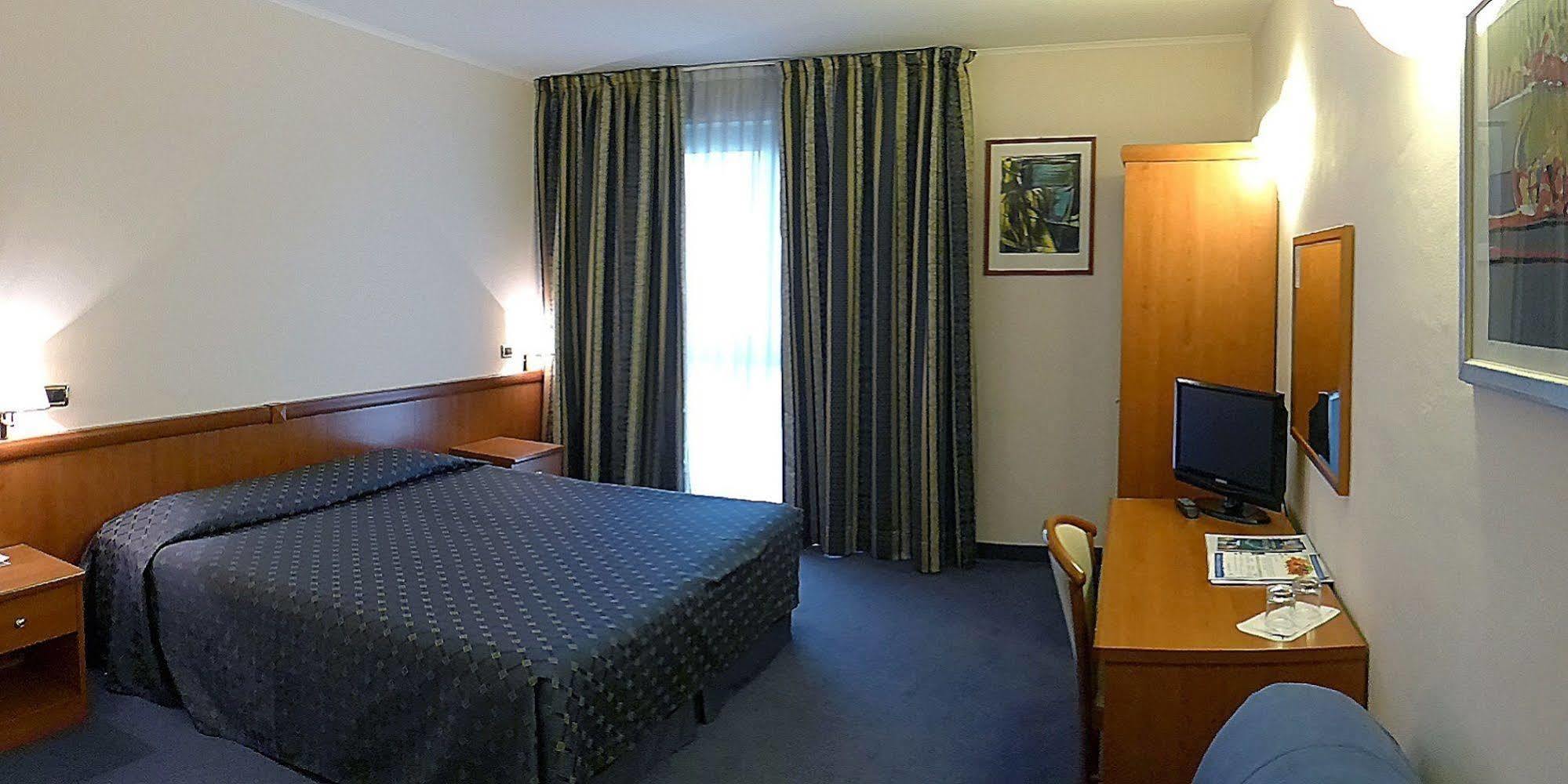Valdenza Hotel Campegine ภายนอก รูปภาพ